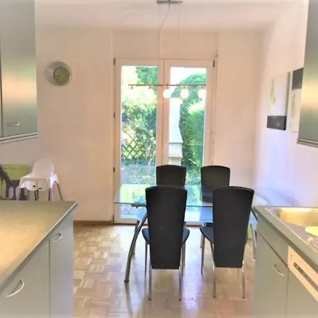 Apartamento With Garden In *